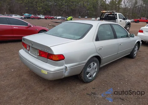 2000 Toyota Camry Le z USA, uszkodzony, nr VIN 4T1BG22KXYU678799